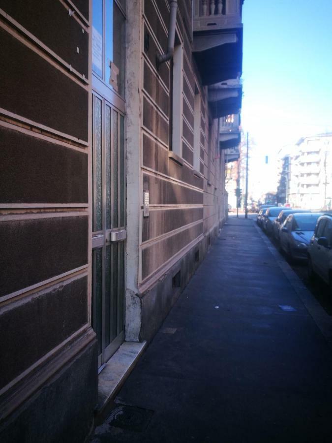 Apartamento mono locale Turín Exterior foto